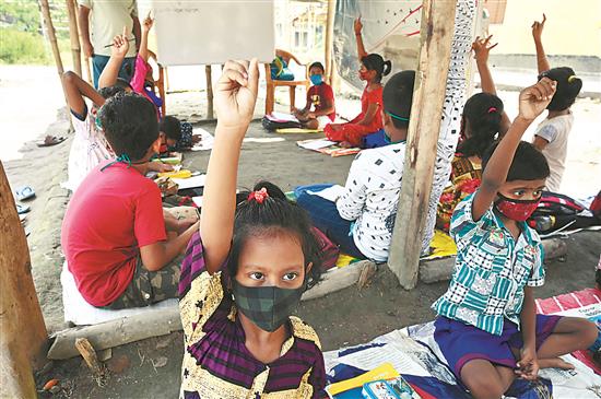 印度：疫情下的 临时课堂