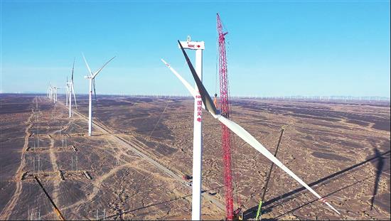 瓜州：成功吊装6.25兆瓦最大陆上风机