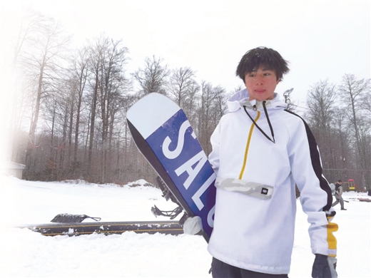 小哥以别样方式“深度”参与冬奥会 17岁的他应邀担任单板自由式项目国内技术官员