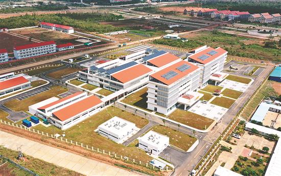 中国援柬埔寨特本克蒙省医院项目启用