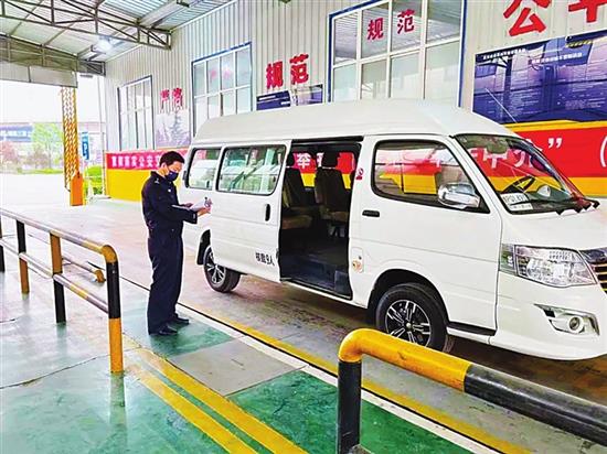 一次办 便捷办 规范办 咸阳公安推出车驾管便民利企六项举措
